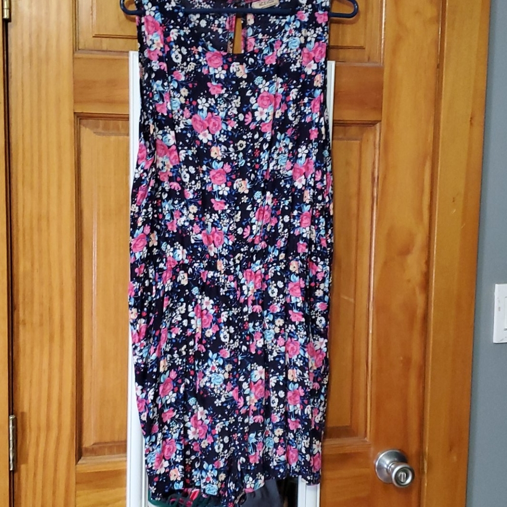 Romper. Retro flower design.